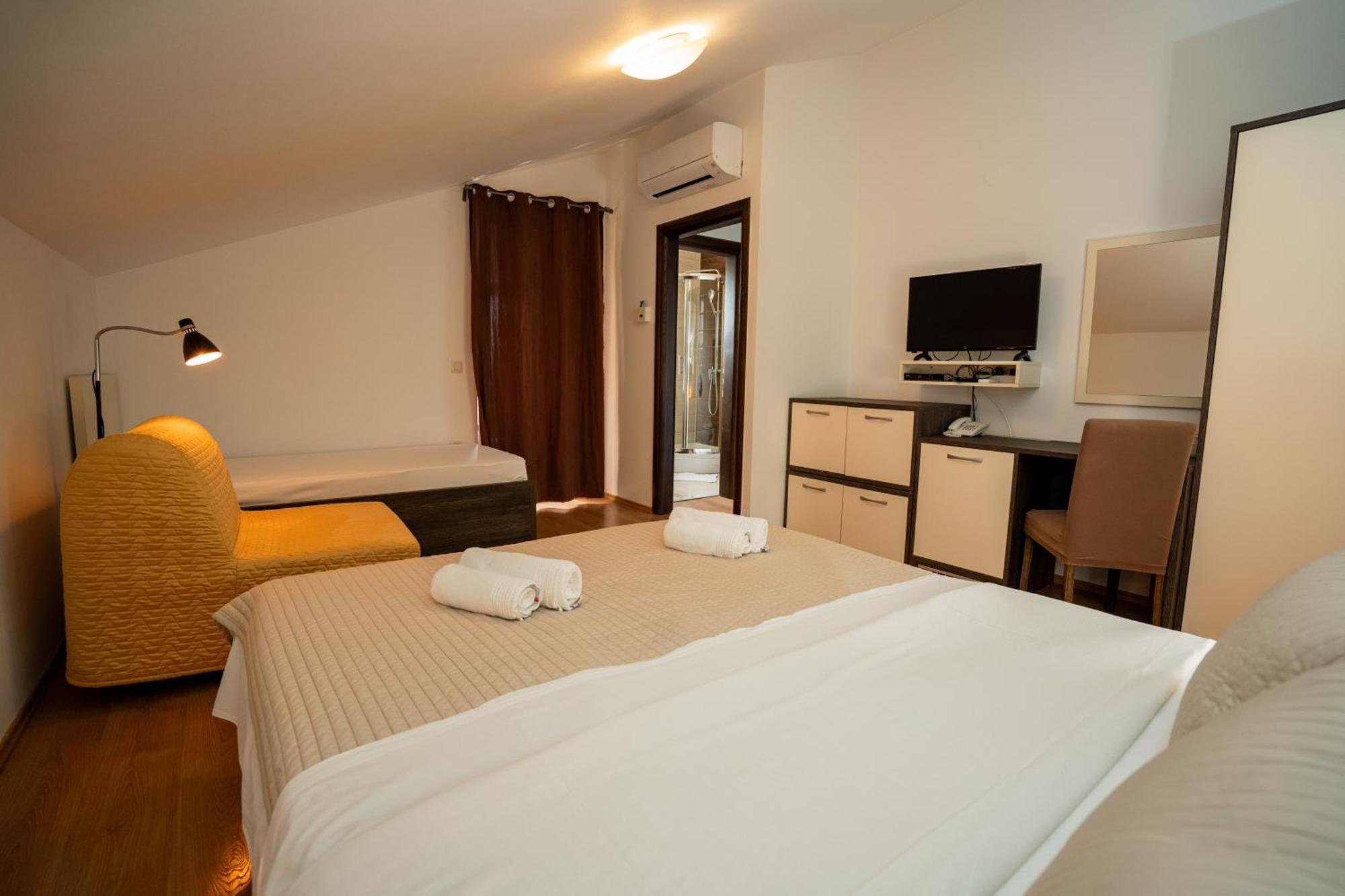 Bed & Breakfast Marta & Tona Kustići Екстериор снимка