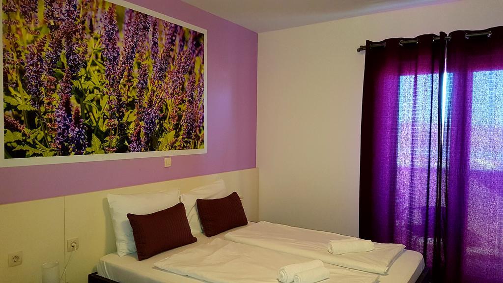Bed & Breakfast Marta & Tona Kustići Екстериор снимка