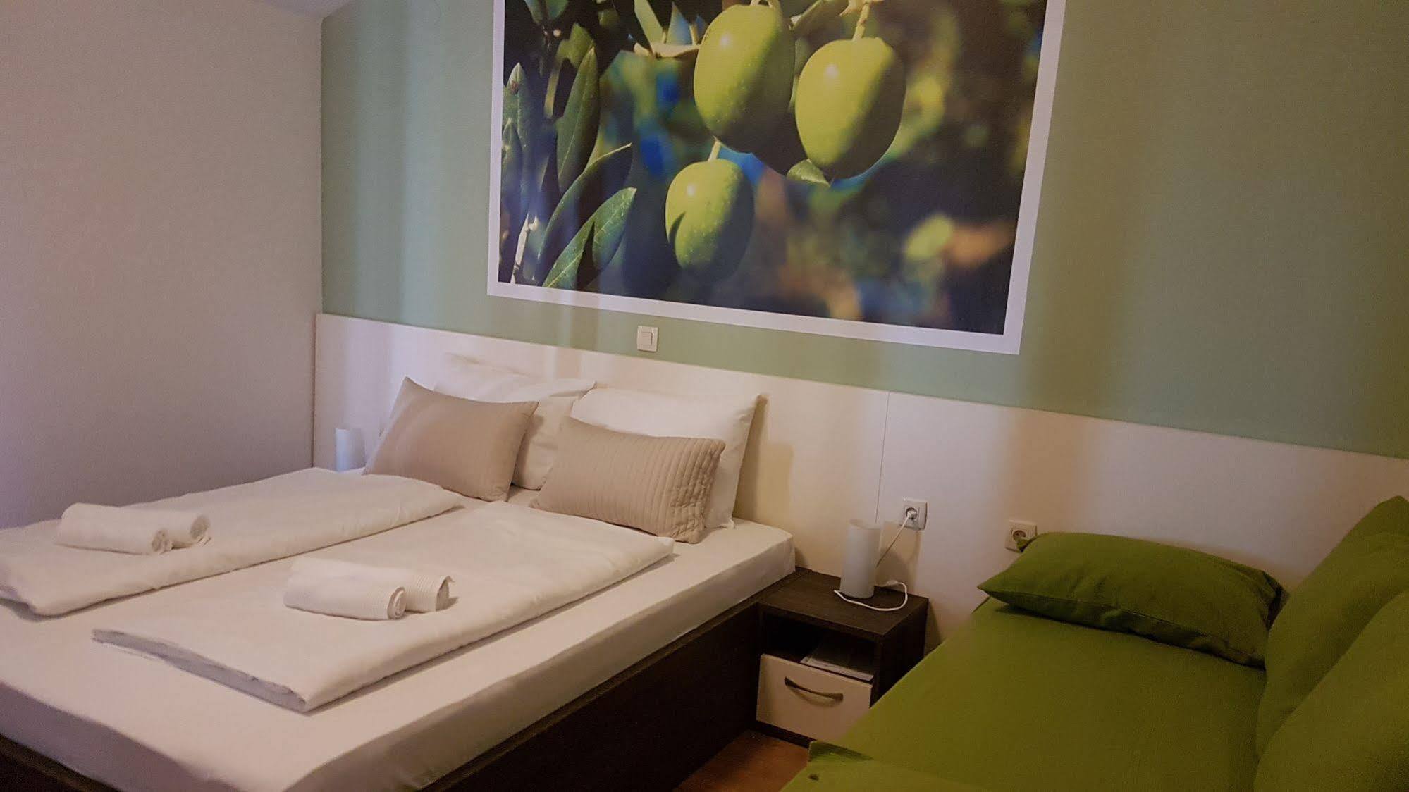Bed & Breakfast Marta & Tona Kustići Екстериор снимка